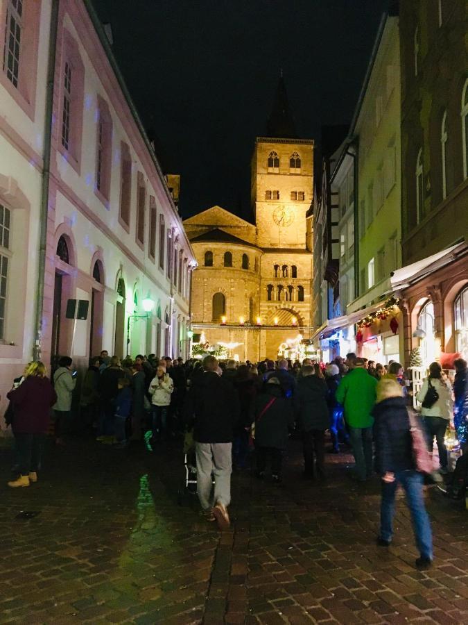 Wohnen Am Trierer Moselufer Apartment Bagian luar foto