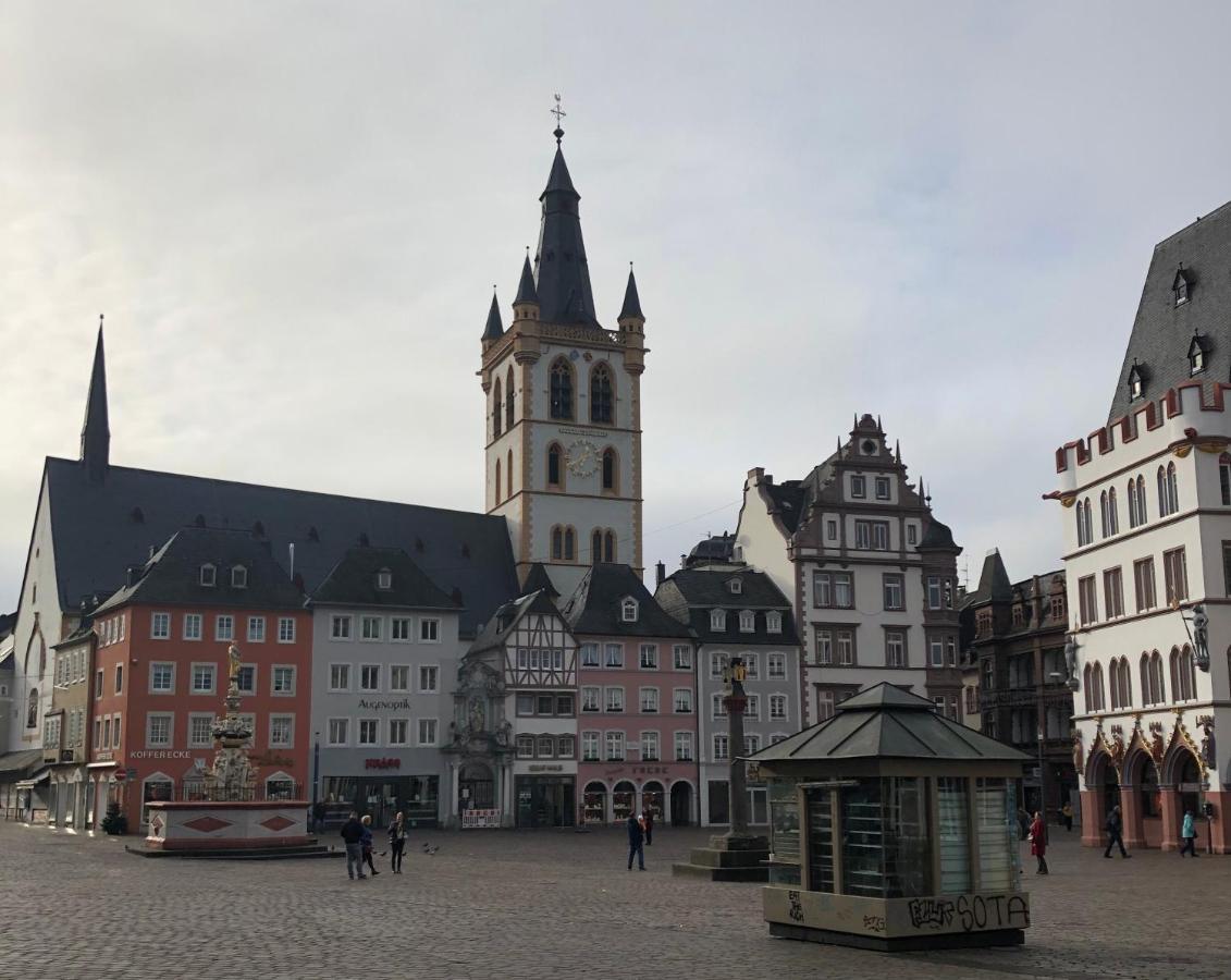 Wohnen Am Trierer Moselufer Apartment Bagian luar foto
